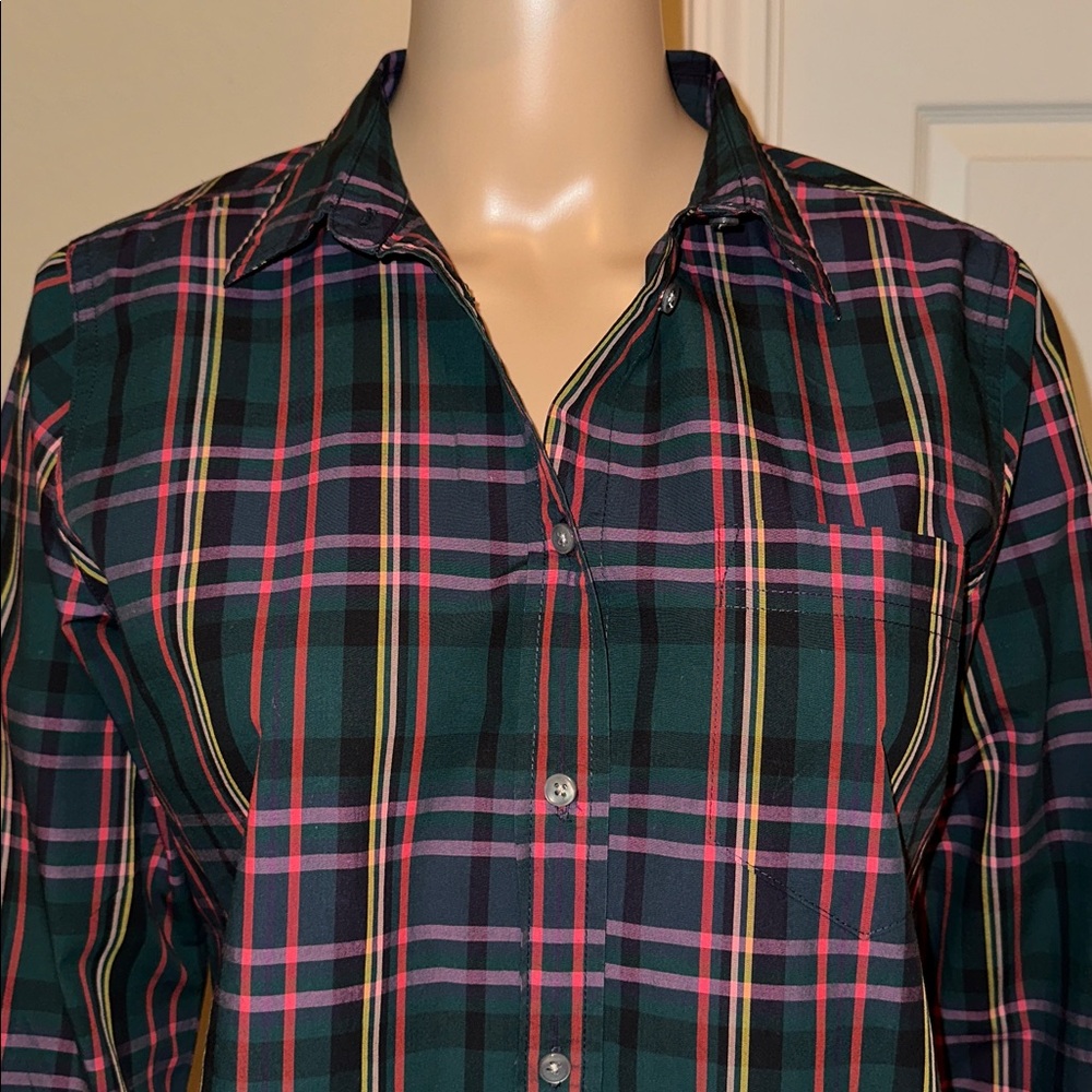 100% Cotton J. Crew Green and Red Plaid Casual Woman's Shirt Size 6. - Picture 4 of 16